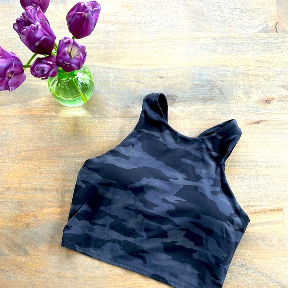 Athleta Concious Crop size medium